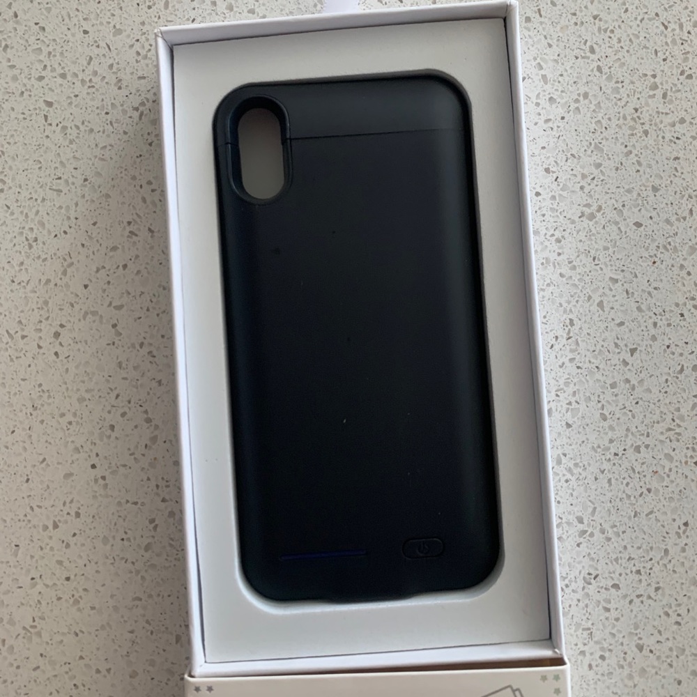 Velvet Caviar iphone x charging case